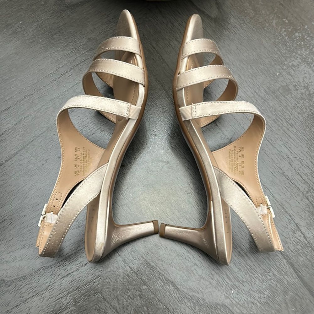 Naturalizer Taimi Heeled Sandal (Wide) - Picture 7 of 11